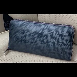 (SOLD)Louis Vuitton Epi Zippy Noir Hot Pink Wallet